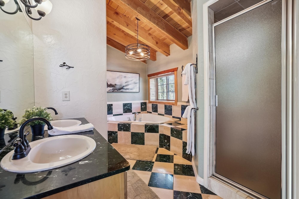 American Way Chalet 5 Bedroom Home