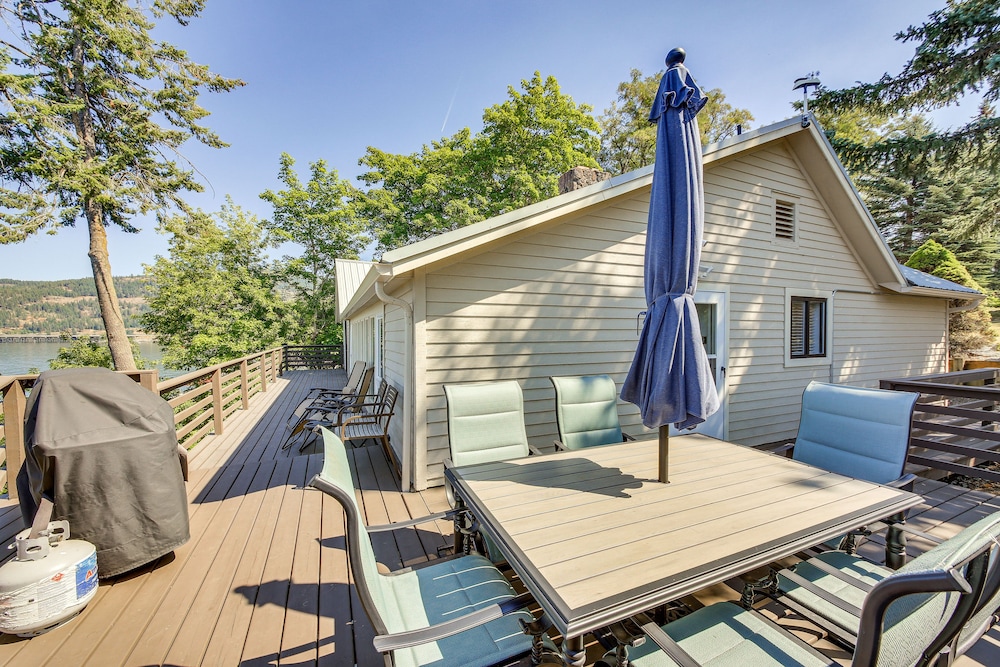 Sandpoint Vacations - Charming Sagle Retreat w/ Hot Tub  Cozy Fireplace - Property Image 4