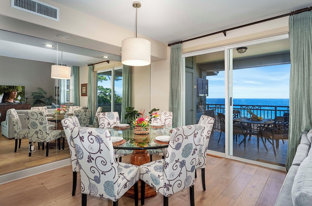 Direct Ocean Front - AC - Concierge Included - Ocean Viewing Lanai & Near Shops! -vrkcv