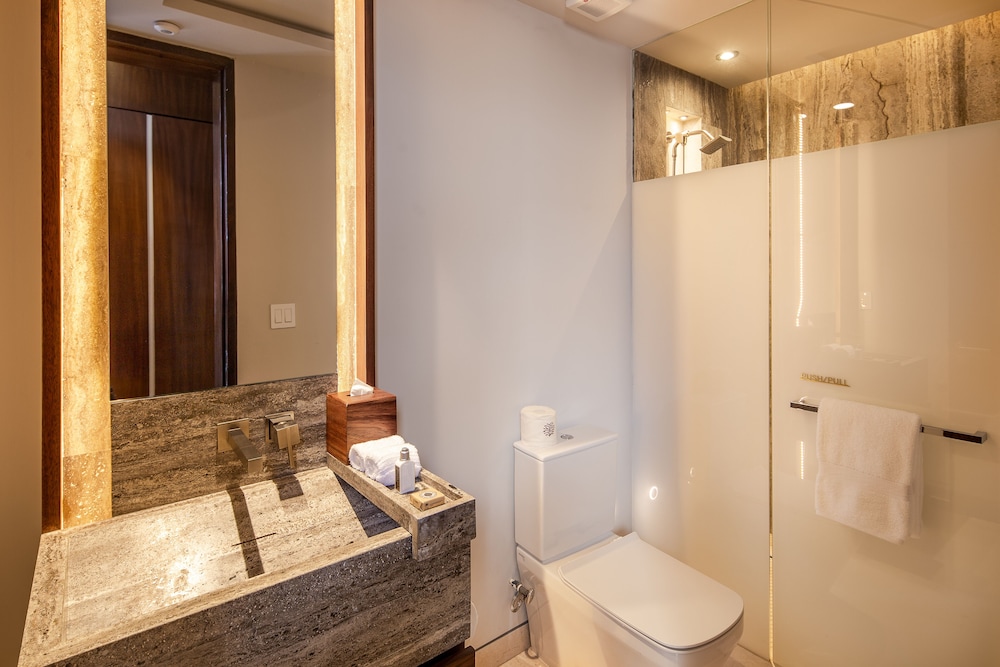 The Club at Solaz, Luxury Villas