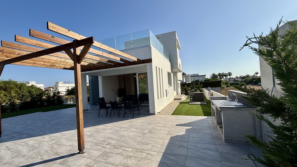 Sunrise Villa With Private Pool