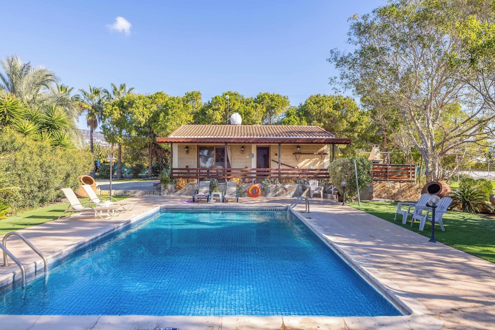 Coral Bay Cottage