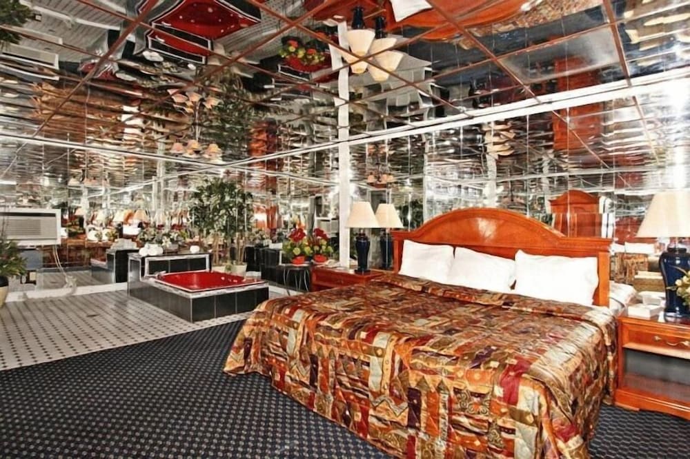 Regal Inn  Suites - Property Image 5