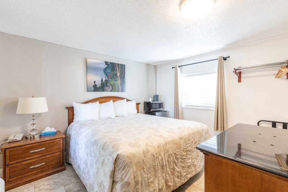 Vineyard Valley Inn