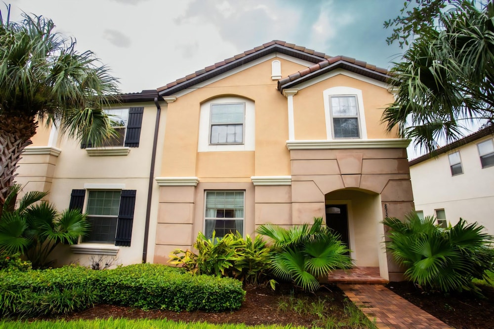 Stay Next Door to Disney at Windsor at Westside