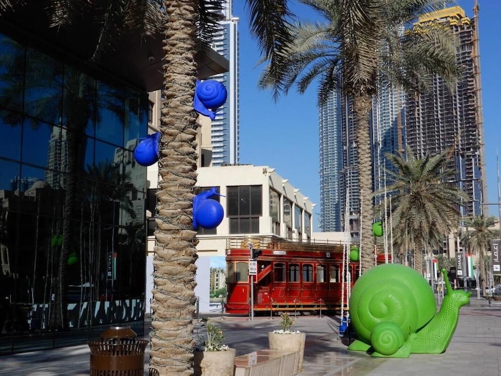 R&H Burj Residences
