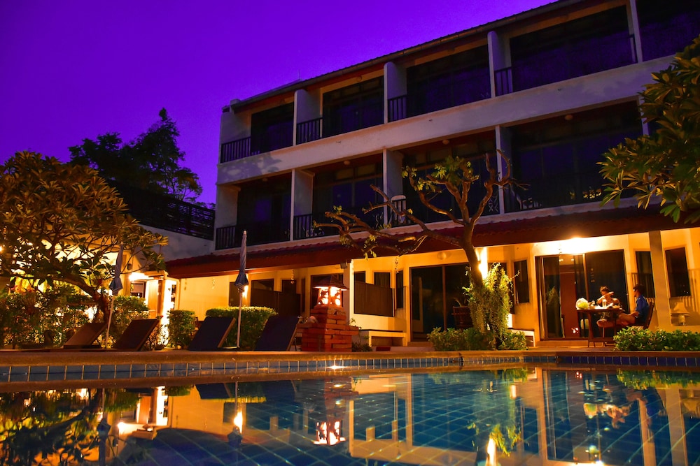 Sea Memories White Sand Beach Hotel