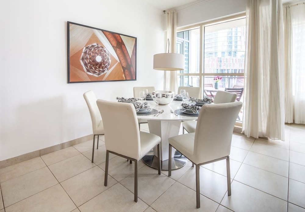 Unique & Stylish 1BR w/ Incomparable Marina Views!