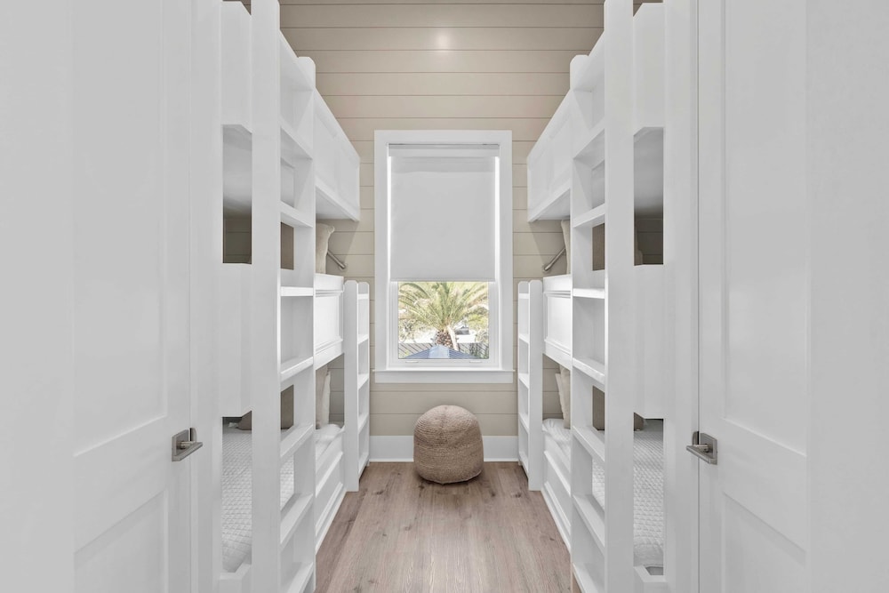 30A Salt & Solace Pool, Golf Cart, Hot Tub + Outdoor Kitchen