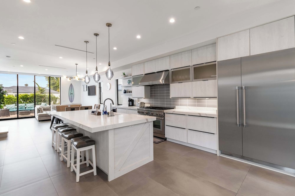 @ Marbella Lane - Luxi 4BR Haven w/ Skyscape Views