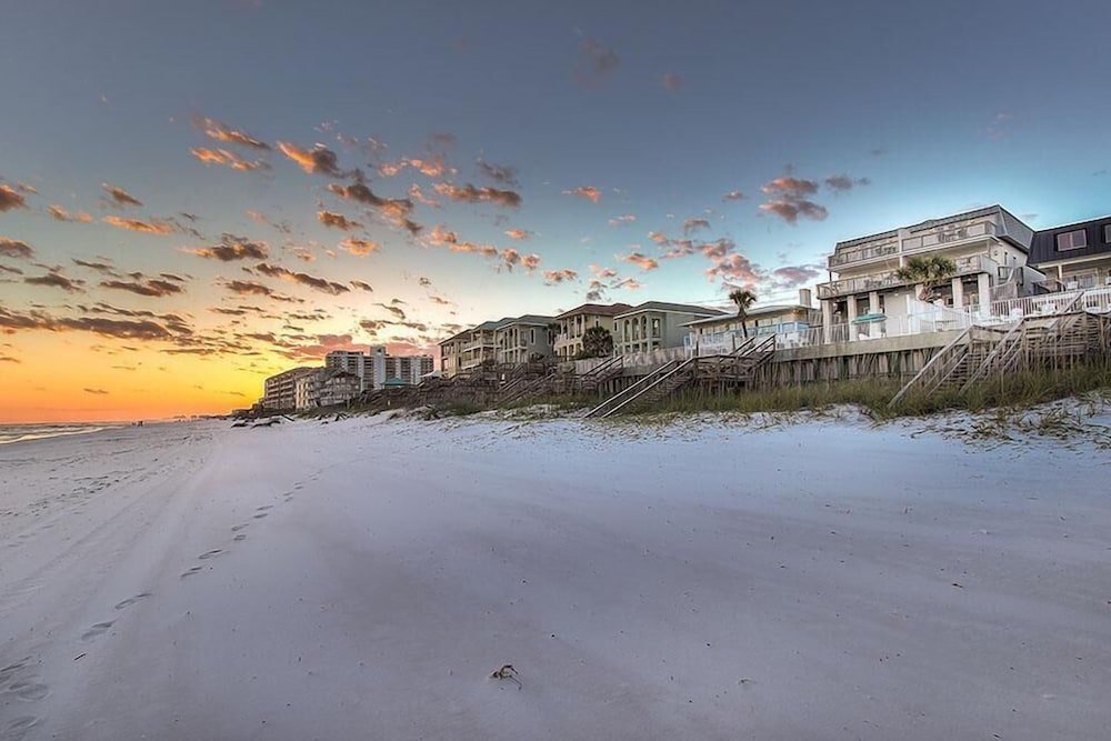 Its About Time 9 Bedroom Holiday Home by Five Star Properties