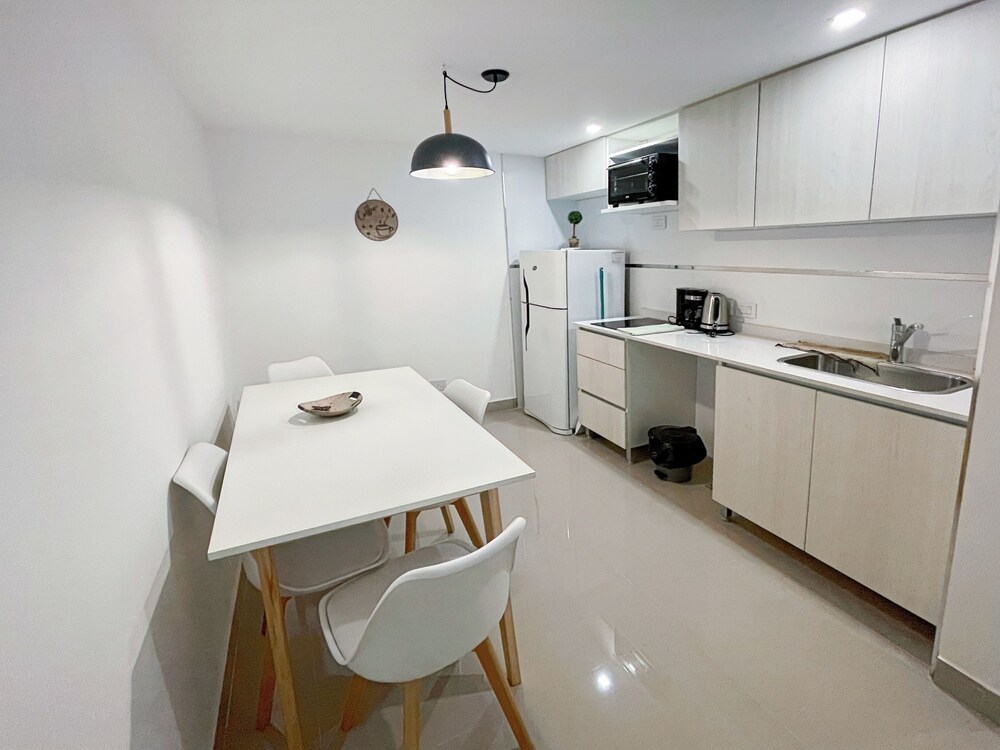 Ayres Suites Moreno