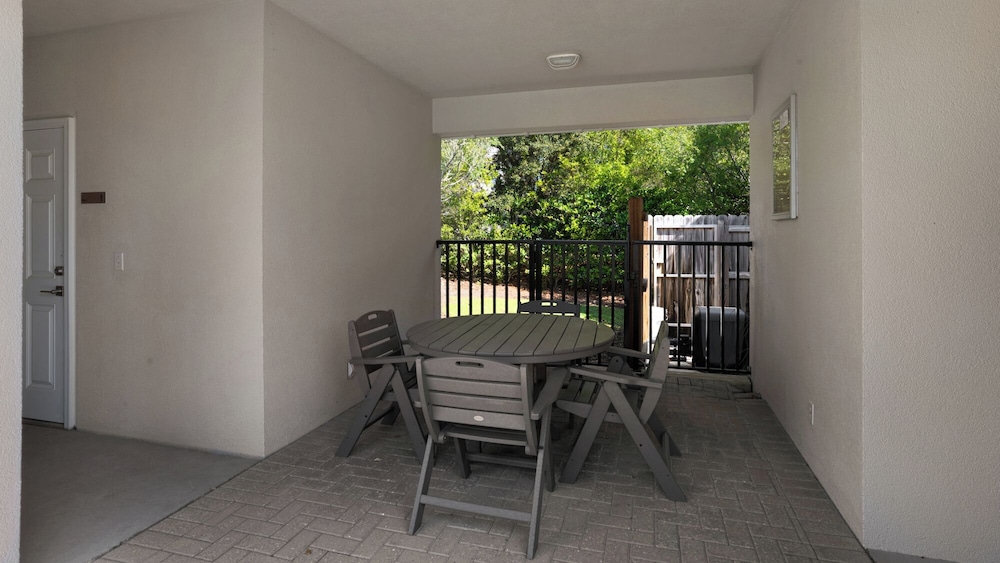 5BR Sleeps 14 in Seagrove Beach, Golf Cart, 6 Bikes, Pool + Free Attractions!