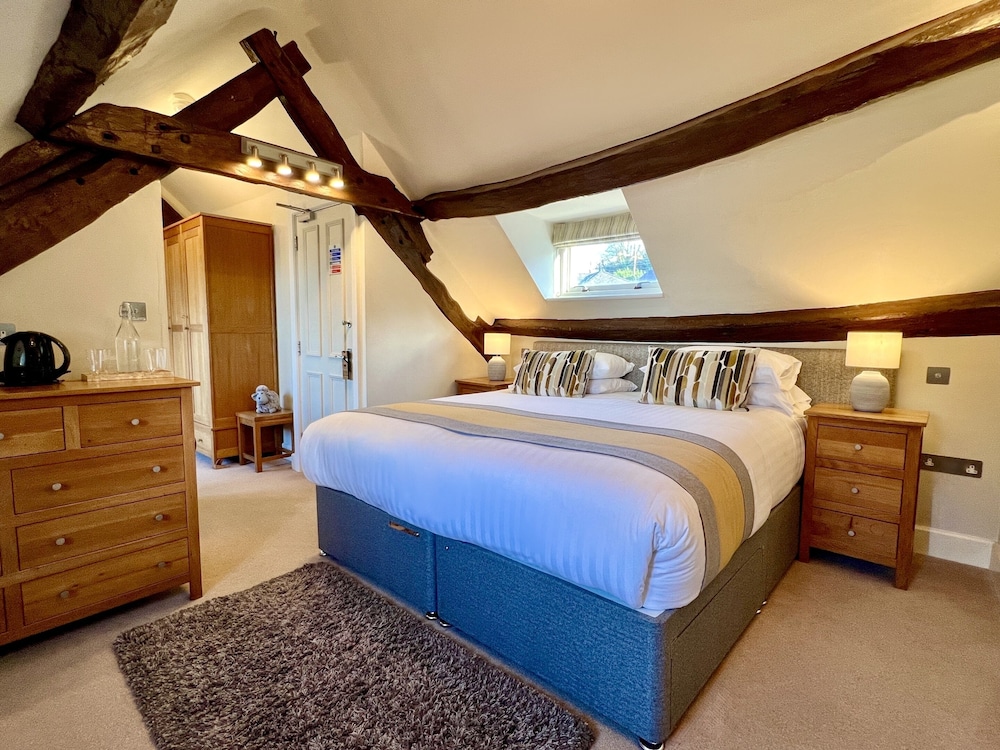 Castle Cottage Inn