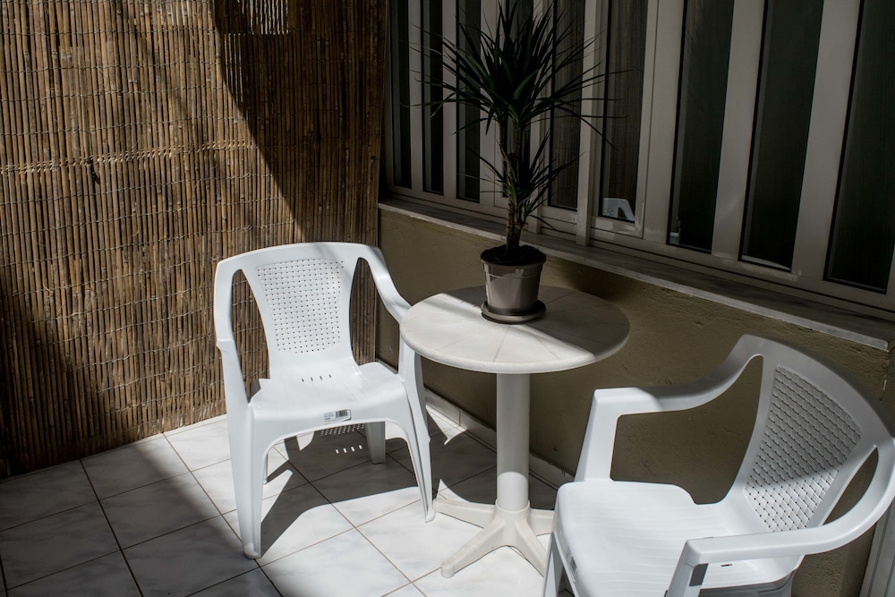 Greta Apartments