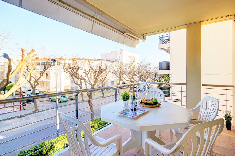 Beachfront Apartment in Roses