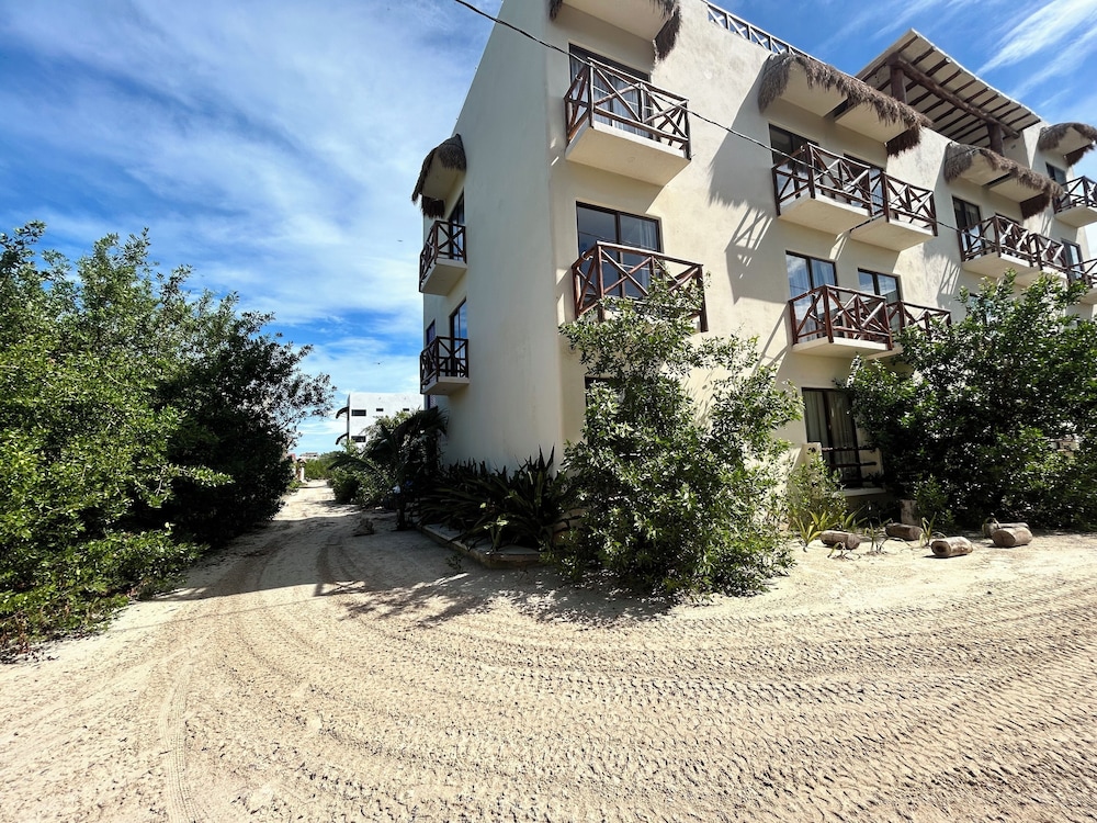 SUNSTEPS CASA HOLBOX