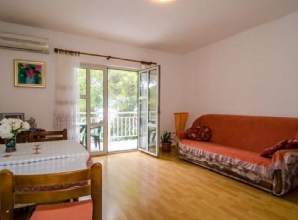 Seafront Charming Apartments Kosirina