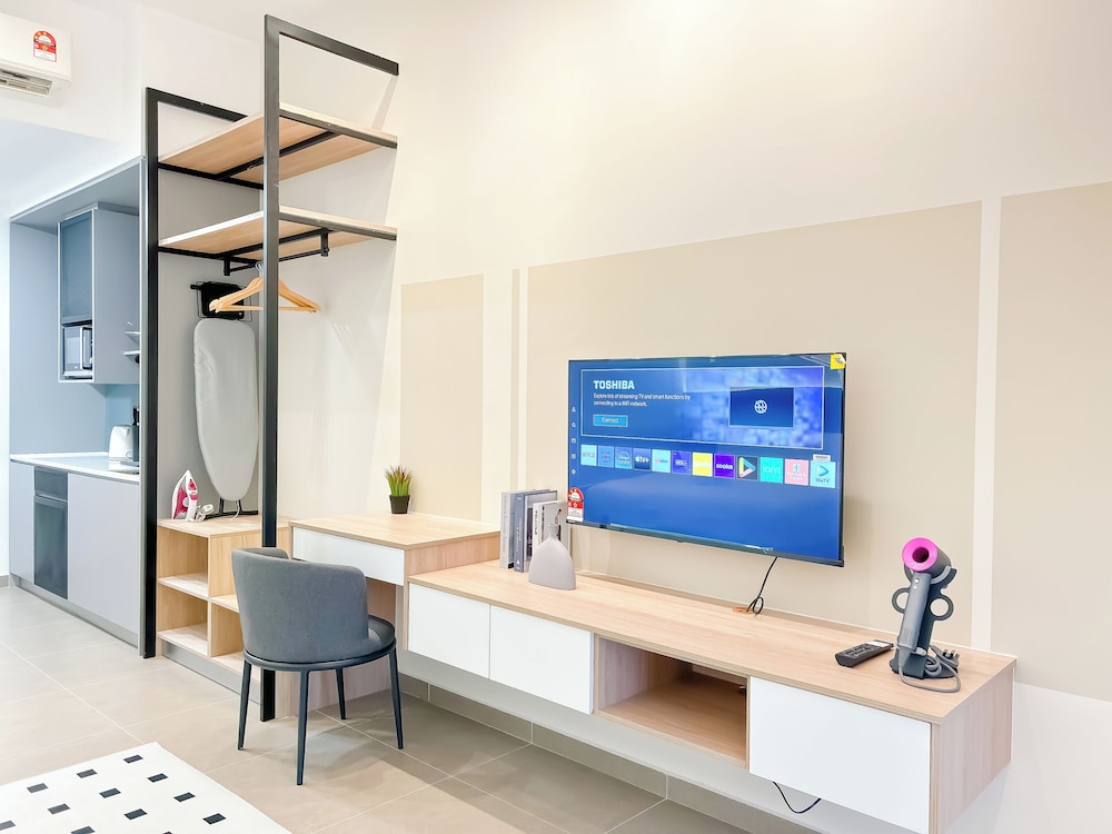 Mossaz by Manhattan Group