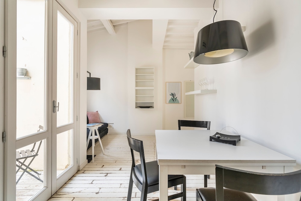 Laura 10 in Firenze With 1 Bedrooms and 1 Bathrooms
