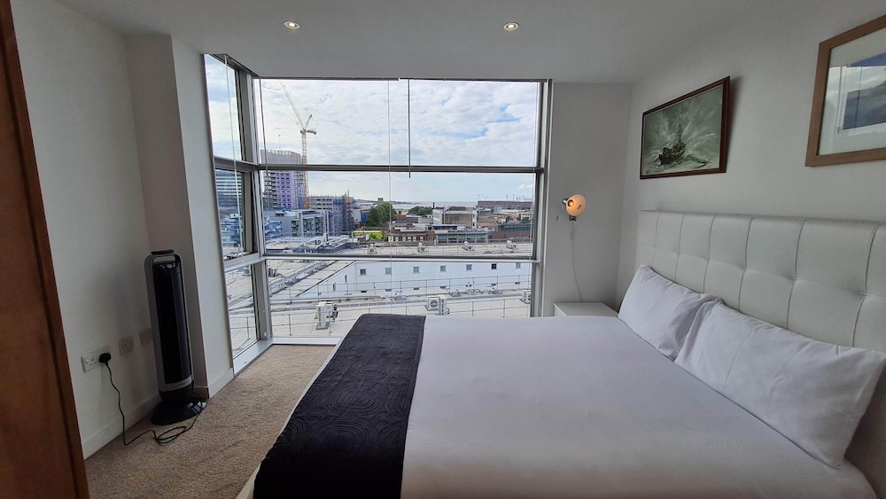 2 Bedroom Penthouse with Parking view 3