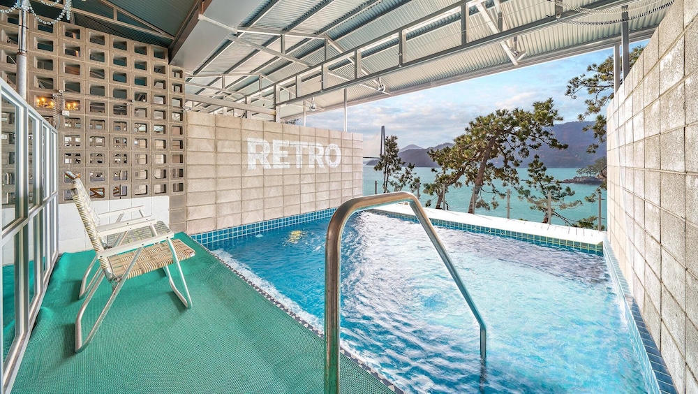 Yeosu Amofu Poolvilla view 2