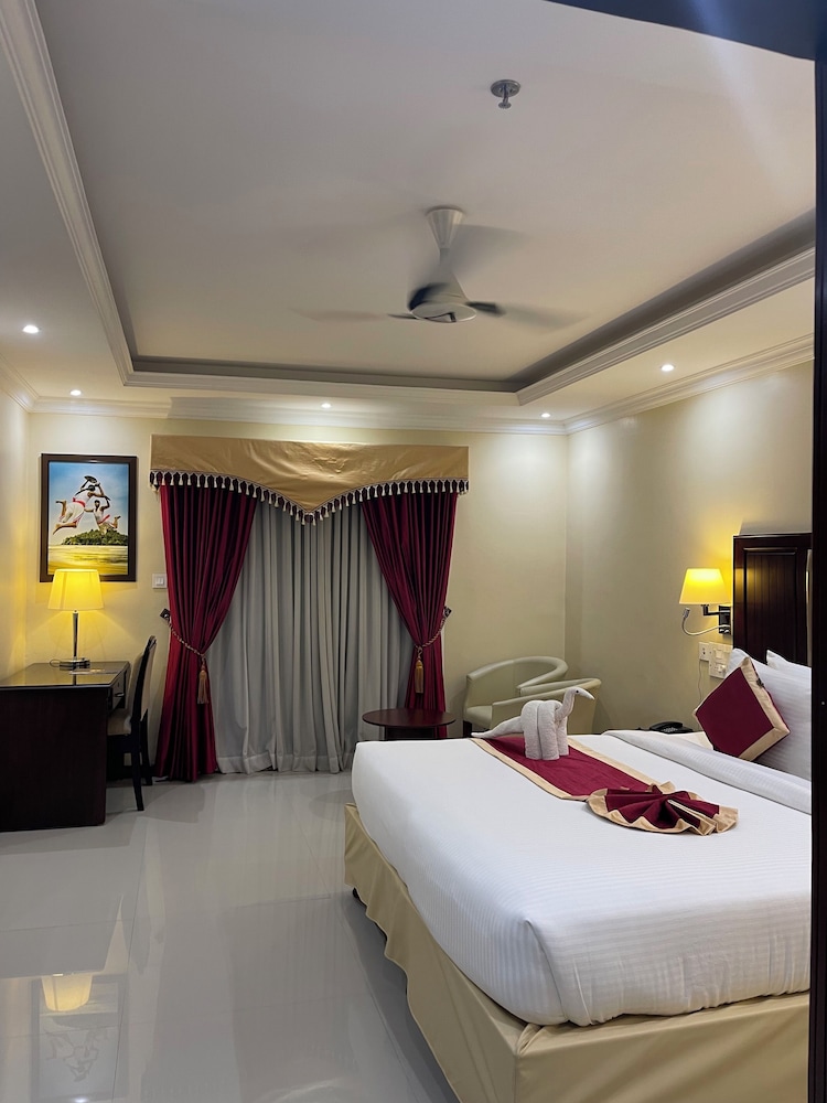 Sajjoys Hotel