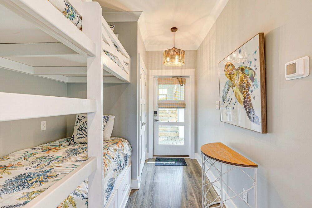 Waterfront Oasis in Dauphin Island - Shared Perks!