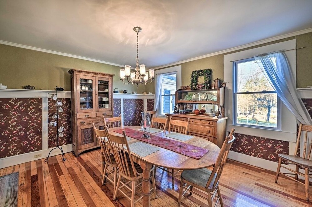 10 Mi To Gore Mountain: Home In Adirondack Park 5 Bedroom Home