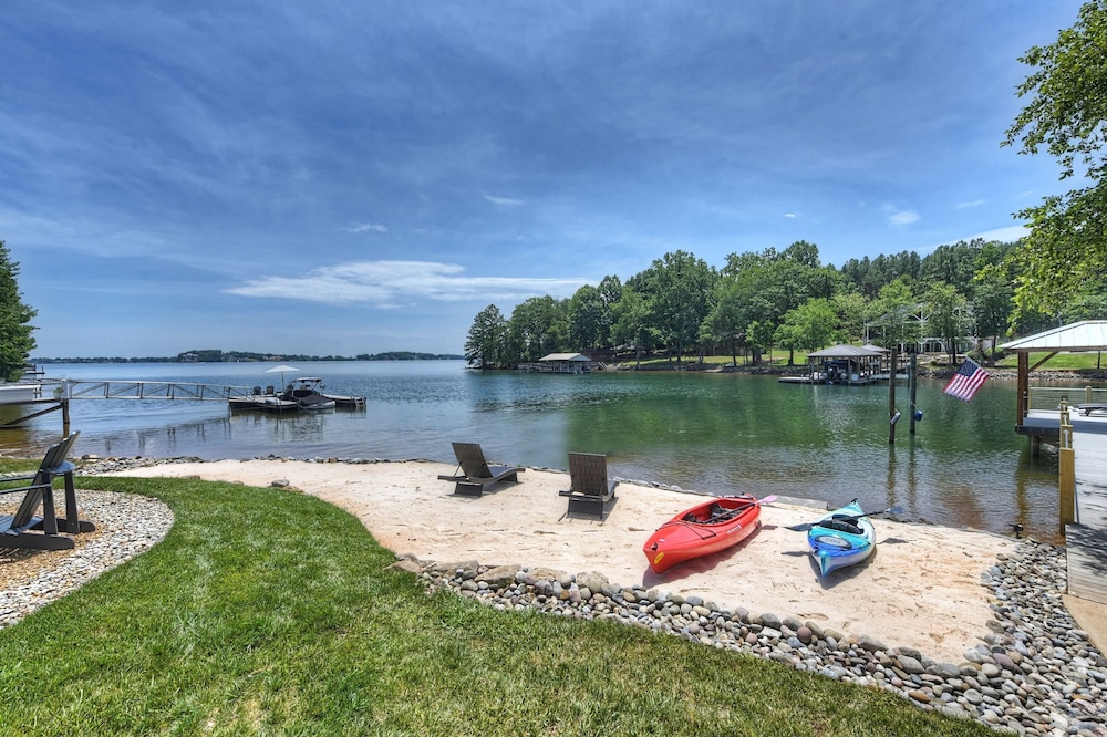 Bright Water Cove by Avantstay Saltwater Pool