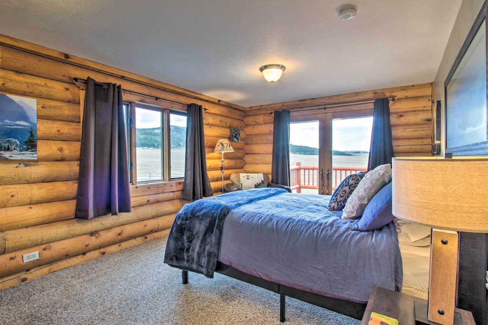 Stunning Mountain-view Ranch on 132 Acres! view 4