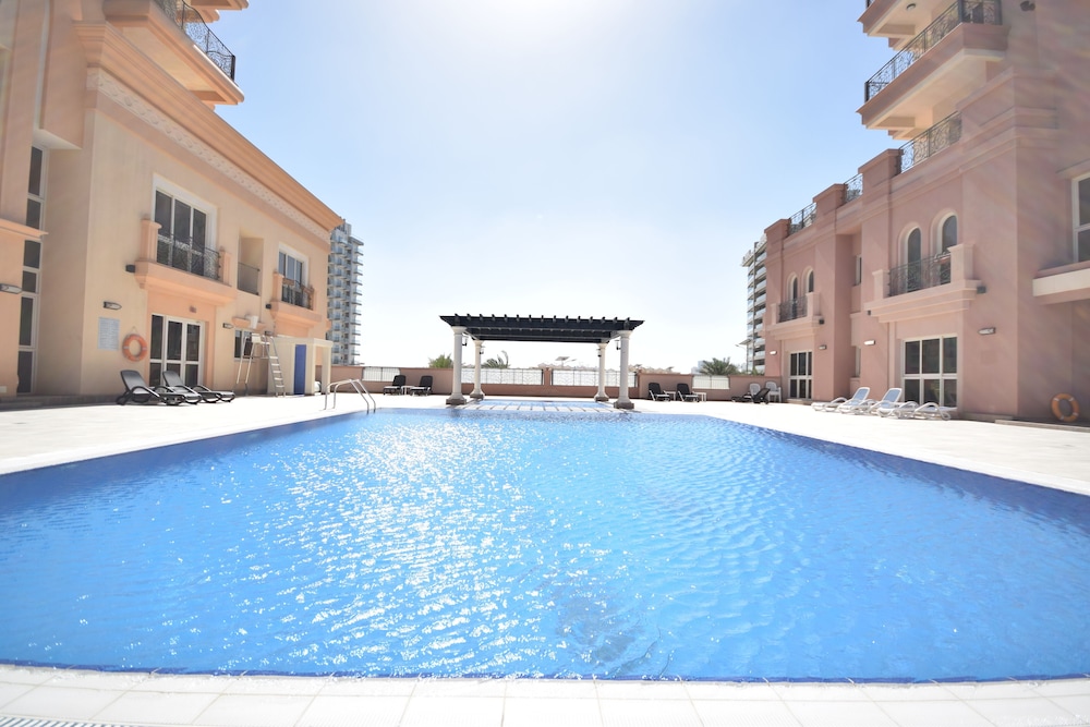 Canal Residence