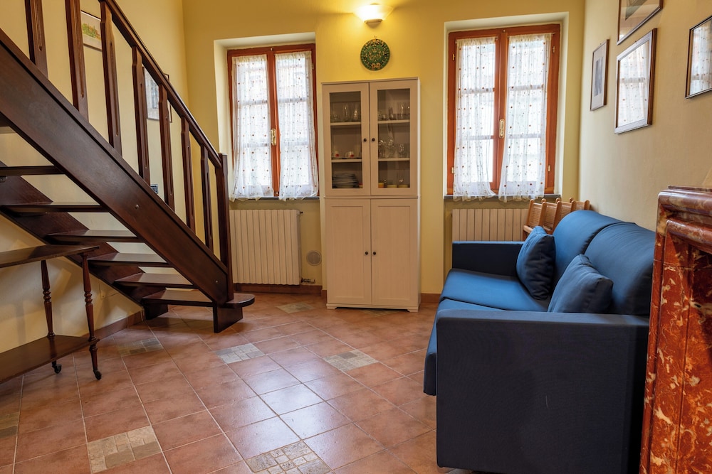 Cozy Pietrasanta Central Apartment With Loft