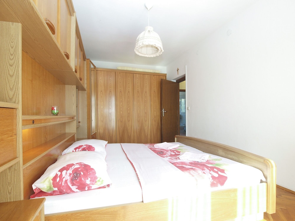 Apartment Anica 770