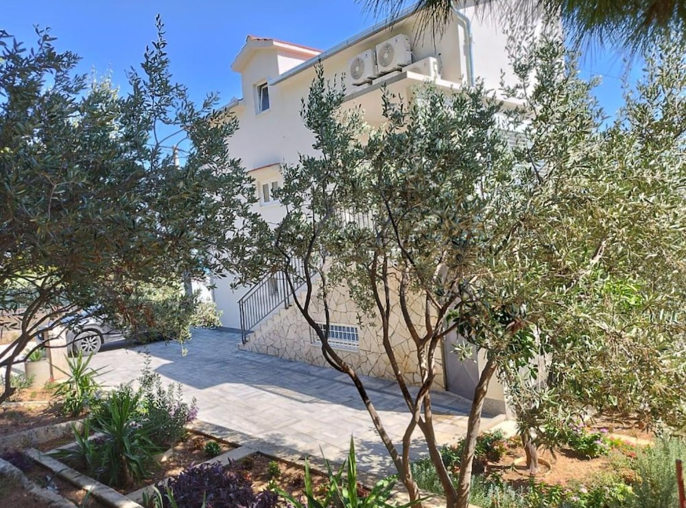 Apartment Domenico - 50 m From the sea