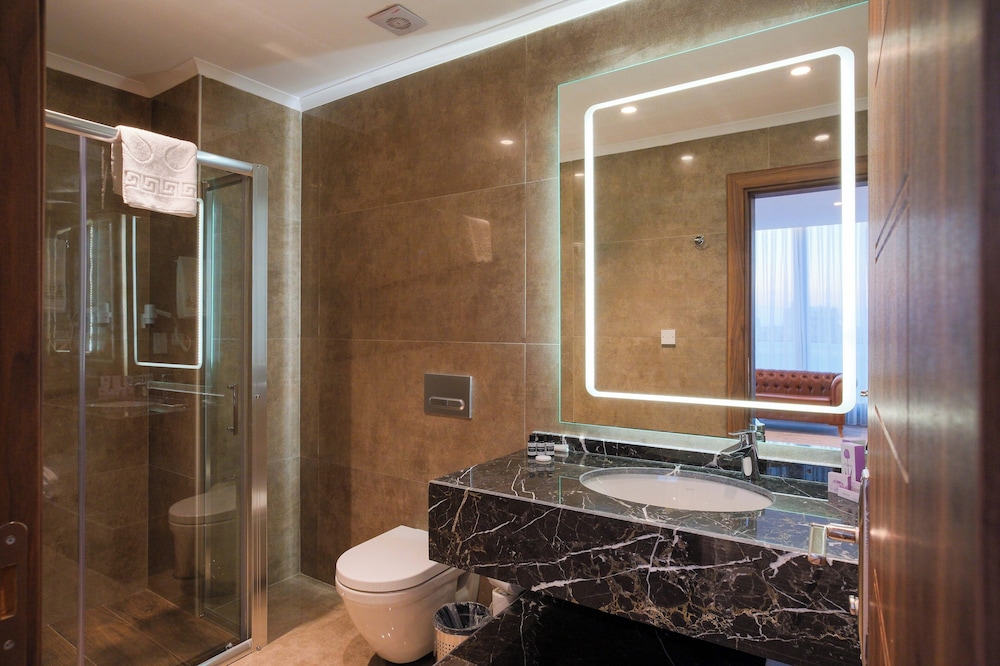 EKOR ELEGANCE HOTEL