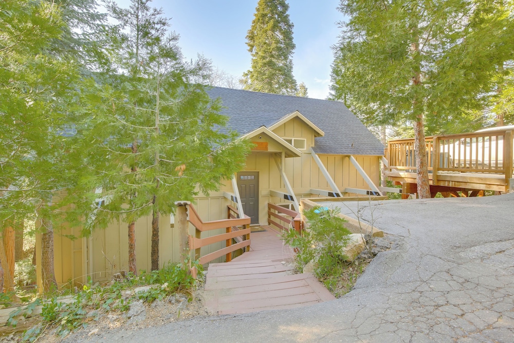Walk to Lake Arrowhead Village: Gem w/ Lake Access