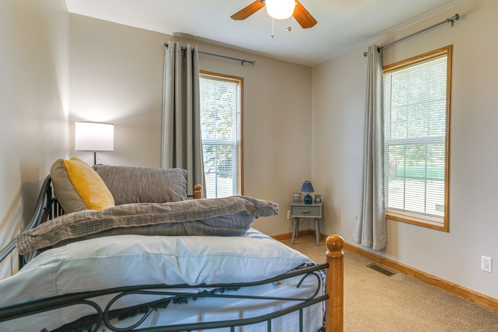 Lake & Lighthouse Views: Inviting Port Hope Home!