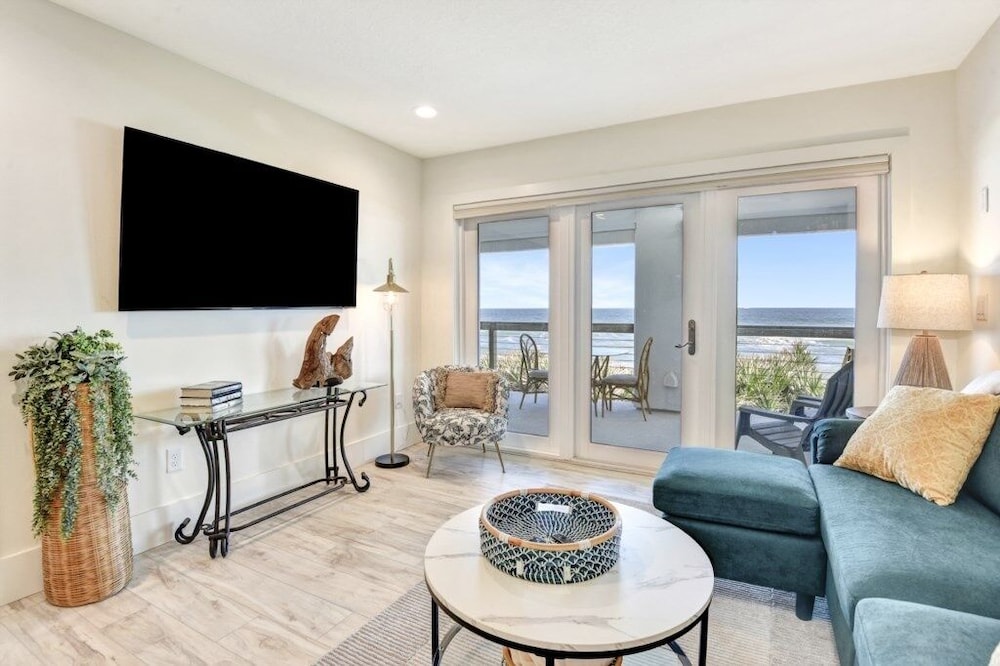 The White House On Flagler Beach - Unit 22 2 Bedroom Home