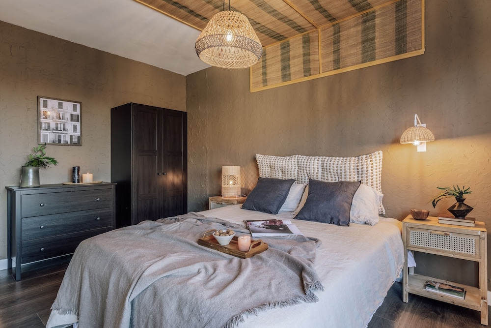 Wukro - 2 Bedrooms and Terrace in Chamber