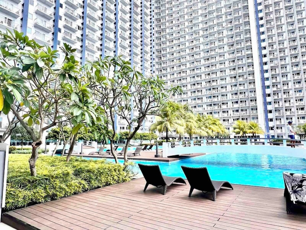 Makati Center Prime Accommodations