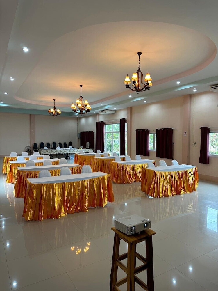 meeting & event spaces