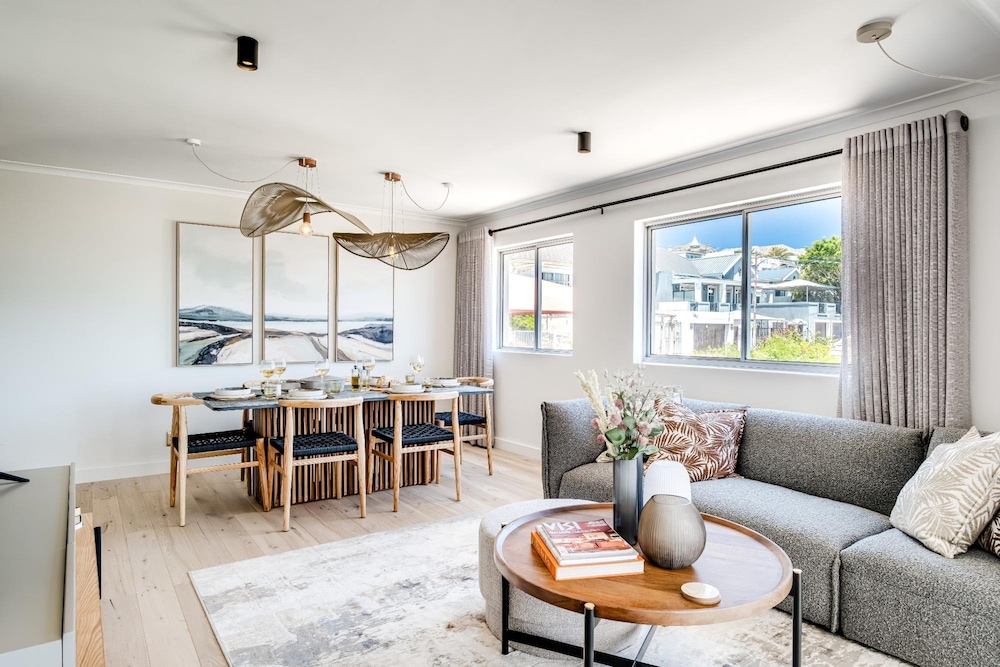Green Point Modern 2bed Apartment Azura Atlantic
