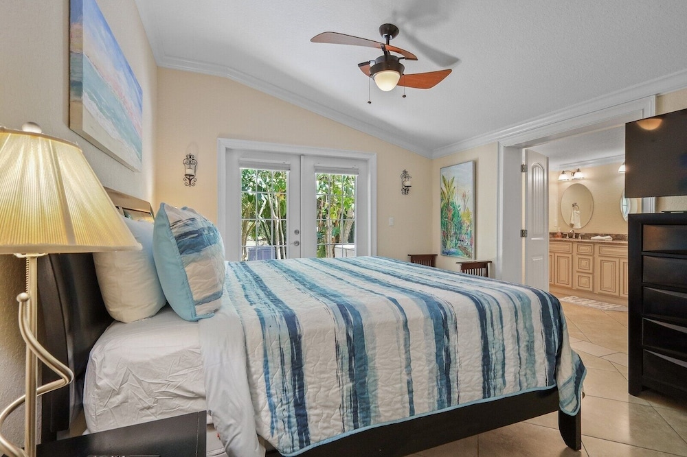 Paradise Palms 3 Bedroom Cottage