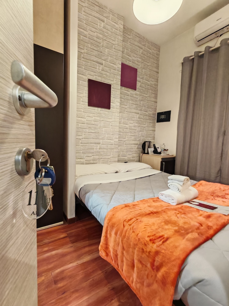 AD 111 ColaDiRienzo Rooms