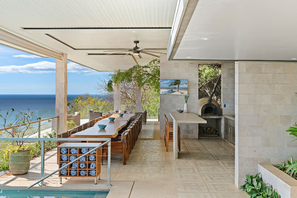 Luxury Villa Hot Tub Ocean Views Fully Staffed