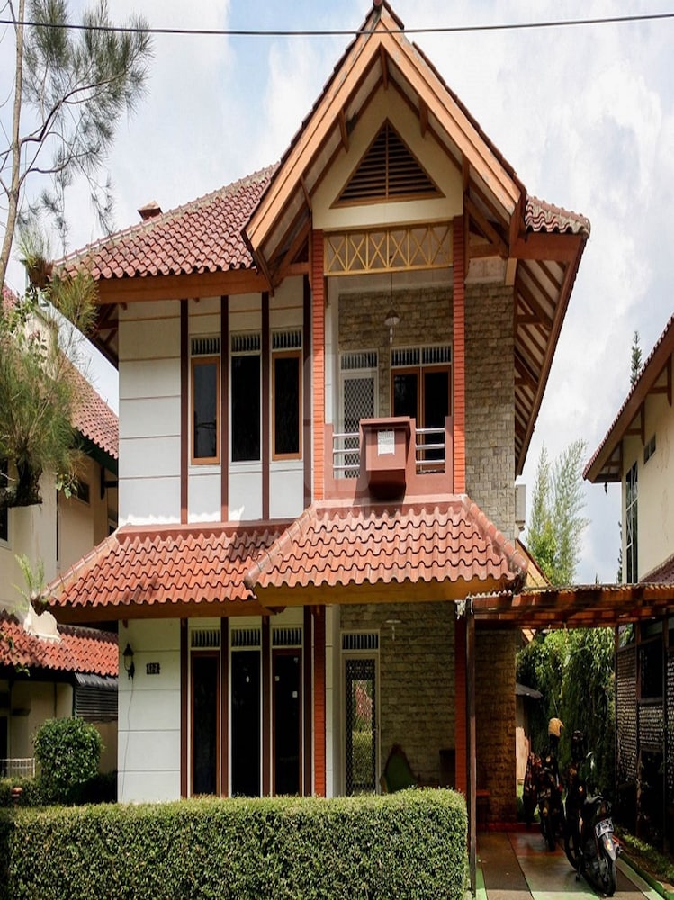 Villa Kota Bunga Tulip