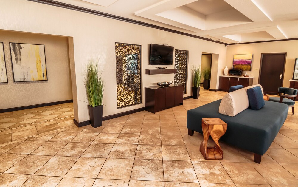 Farmington Vacations - Holiday Inn Express Suites Farmington, an IHG Hotel - Property Image 12