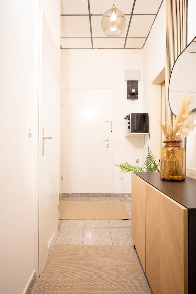 Designer Apartments - Near Danube