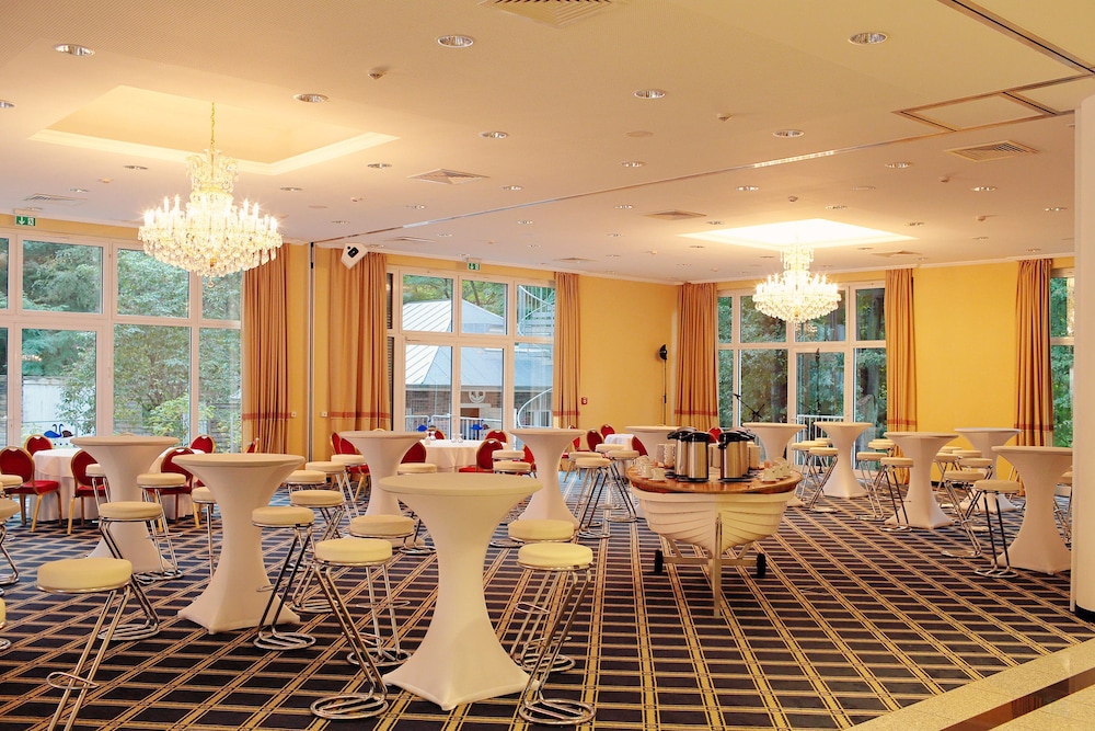 meeting & event spaces